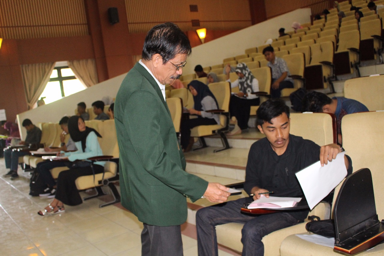 Gambar 7.953 Camaba Ikuti Ujian Masuk Mandiri (UMM) UIN Alauddin Makassar